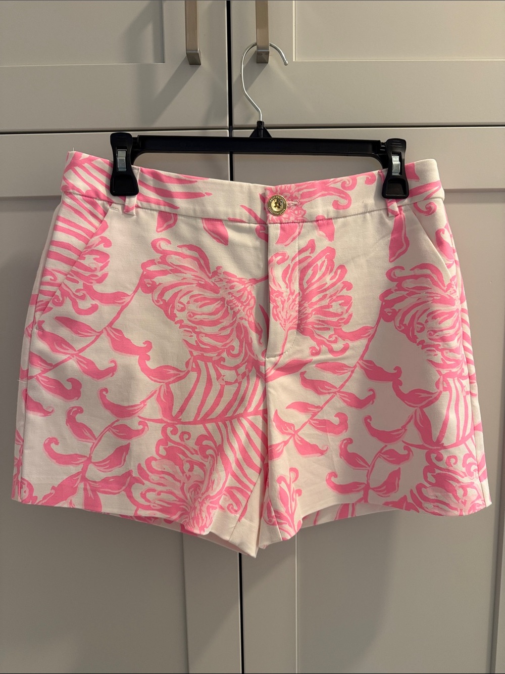 Lilly Pulitzer Sarisssa Stretch Shorts with Pink Floral Print NWOT